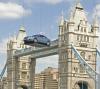 Автомобили… падат от небето в Лондон